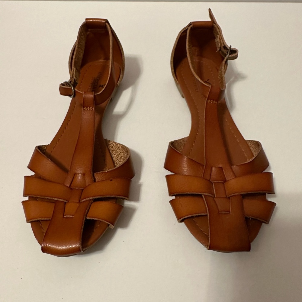 American eagle leather Sandals Size 8